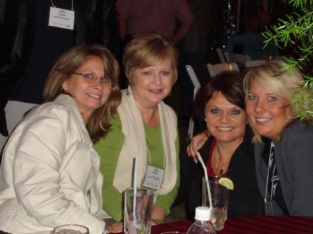 Glenda, Lori, Beth and me ....