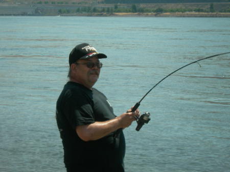 brother jim fishing 5-07 003