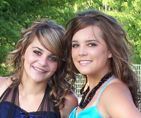 Amber and Ashley (Prom 4/09)
