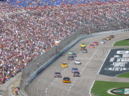 Green Flag starts the Sprint Cup