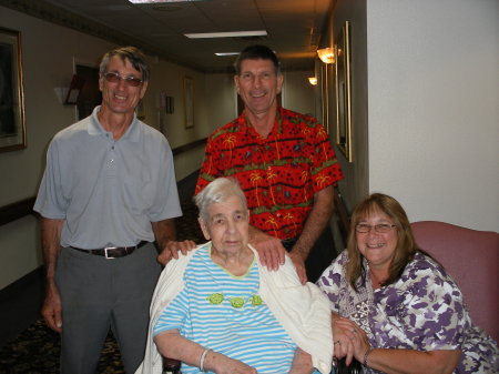 Dale,Dave,Mom & I  Aug 08