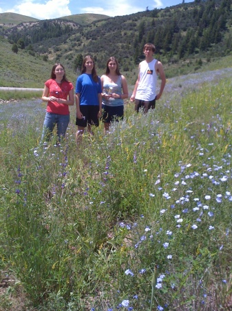 kids in Utah on road to Calgary 2009