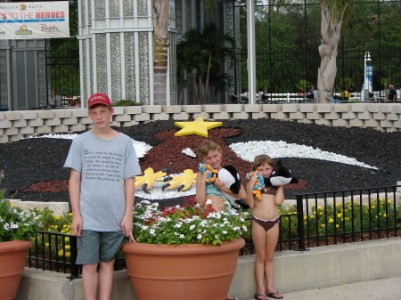 The kids at Seaworld 2006