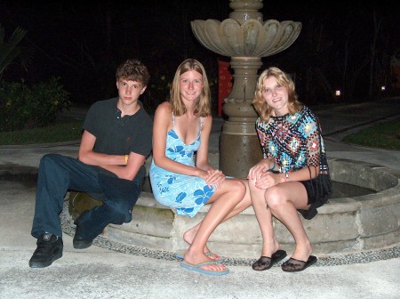 Patrick, Heather, Holly - Cozumel - 2004