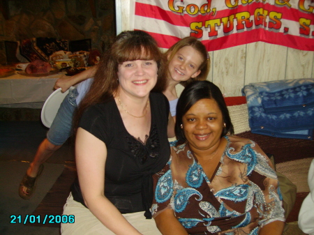 Me, Lisa and my daughter Crystal--Thanksgiving 2006