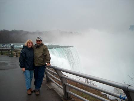 Jeff & Denise at Niagra falls