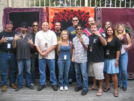 Group picture with Godsmack