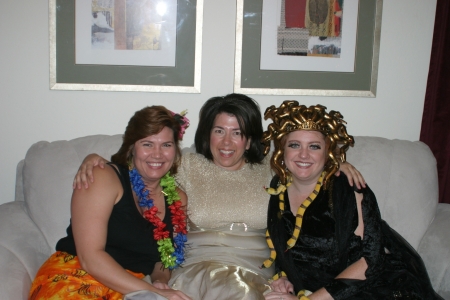 Halloween w/ my gals 2006