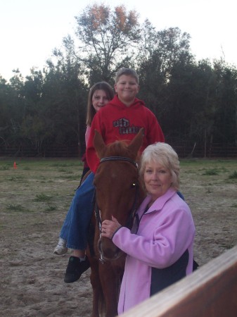 Scarlett O'Hara and grandkids