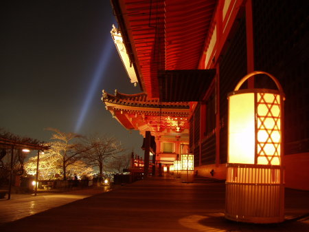A "Hanatoro" lantern at Kiyomizu Temple