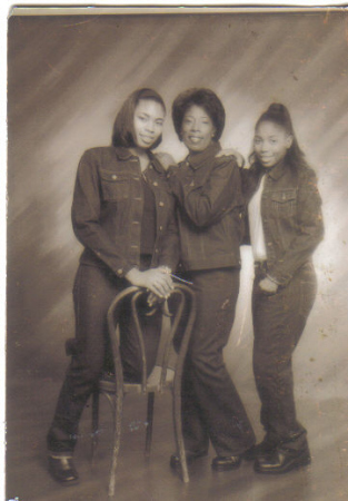 Loretta Williams' Classmates profile album