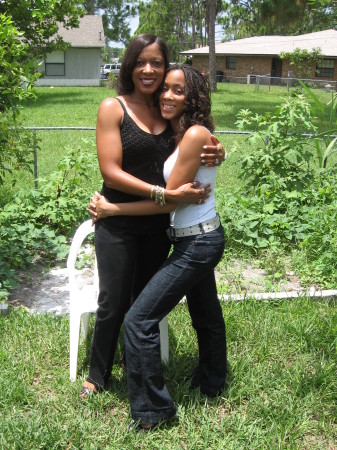 Barbara & niece Ebony in Florida  2007