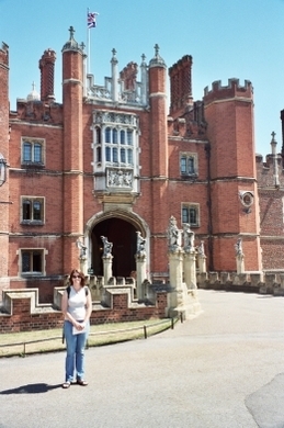 Hampton  Court-- London