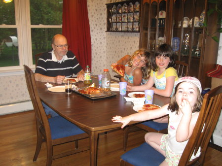 ENJOYING PIZZA WITH (L-R)  CARLY, MOLLY & LIZ