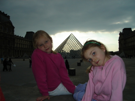 Chillin at the Lourve in Paris ...