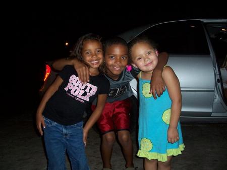 THIS IZ MY BF LIL GIRL, MY LIL MAN, N MY BABY GIRL!!