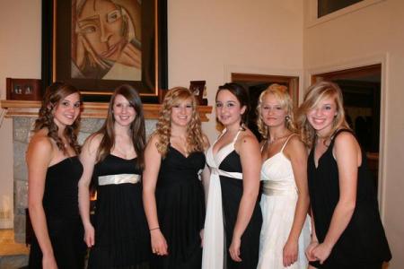 Kiersten and Friends Before Winter Formal