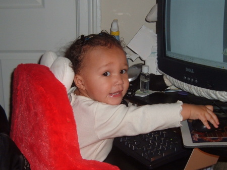 My Granddaugther Richelle on the Computer