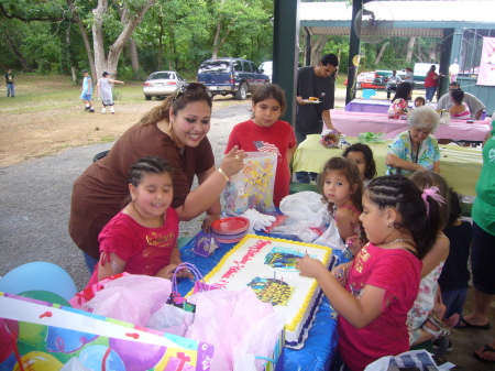 Yvonne, Vanessa, Victoria