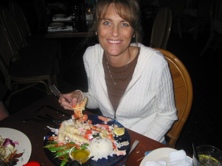 Dec. 06  While in Hawaii I discovered I LOVE crab legs!  I couldn't stop eating them. :)