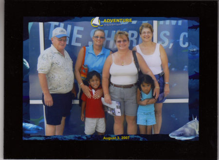 09-2007 Family at Adventure Aquarium