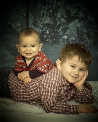 Tyler & Logan - Christmas 2006