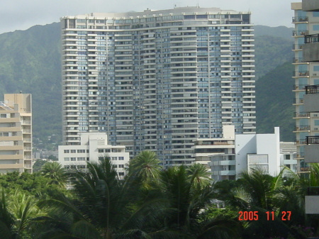 Marco Polo condos on Kapiolani back faces alawai canal.