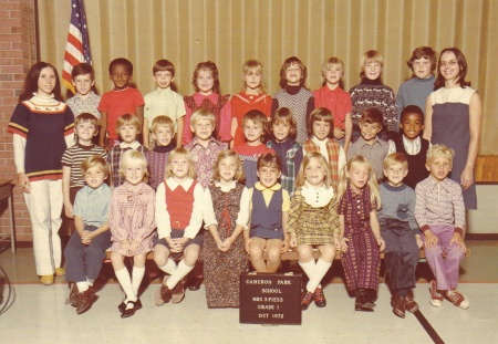 Class pic from 1st grade in 72.