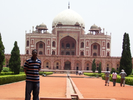 Rob in front of Humayun's Tomb.