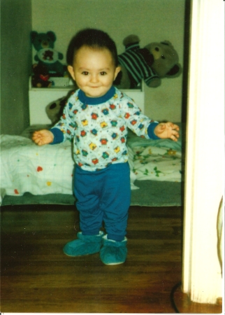 Louis - 1 year old in doorway