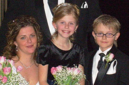 Mom and the kids at the wedding