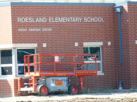 Roesland Elementary School Logo Photo Album
