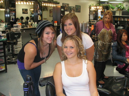 lauren, ashley & steph dog at the salon