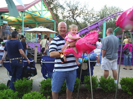 daddy and daughter at Sea World 2006