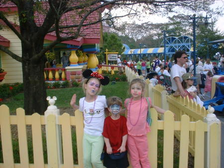Ashley, Quinn and Emilee at Disney