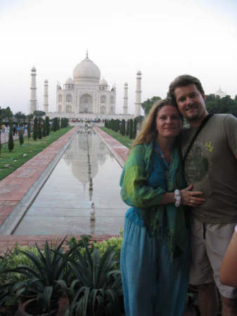 Kelly and Raphael at the glorious Taj Mahal