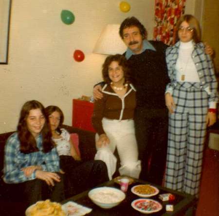 Lynn Maslow, Cousin Marj, me, Dad, Carol Schwartz