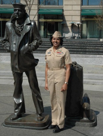 LT Wilson and the 7ft sailor in Washington DC