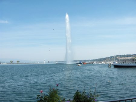 140 meter fountain in Lake Geneva
