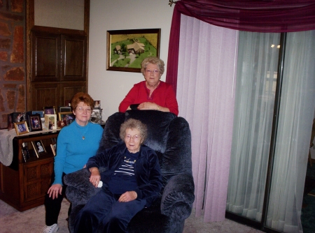 2006, mother and my two sisters, Francis and Betty