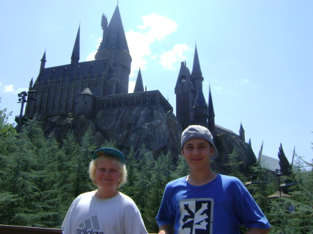 boys at Harry Potter World