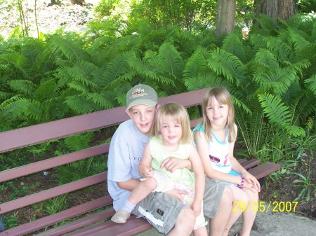 Courtney, Gillian & Kelsey in Kirtland, OH