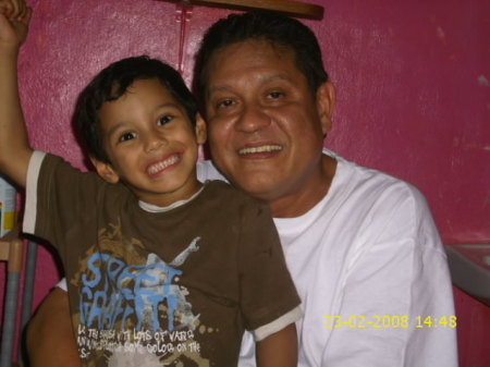 abuelo y nieto guapo 2