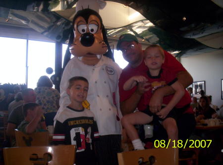 Dave, kids and Goofy