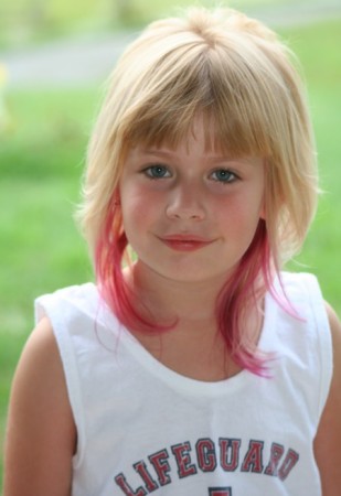 Jenna with her pink hair.