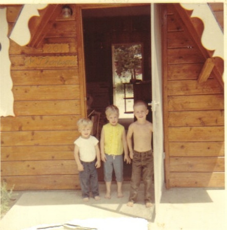 <Mike, Tim and I at ages 6, 5 and 4.