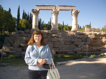 Kathy with the Temple of Octavia