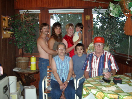 Wayne,Kara,Bryan,Sunny(Wayne's nephew),Linda(Wayne's Mom),Alex(Wayne's nephew),Lonny(Wayne's Dad)