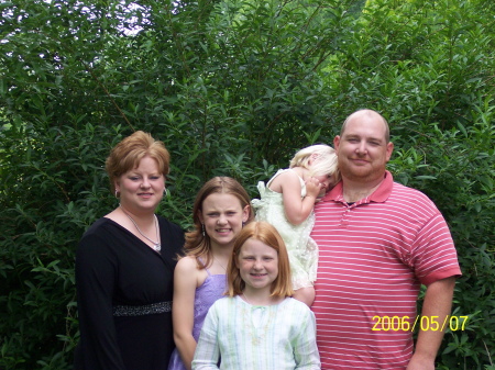 My family LtoR me ashley, mackenzie, bethany and Richie