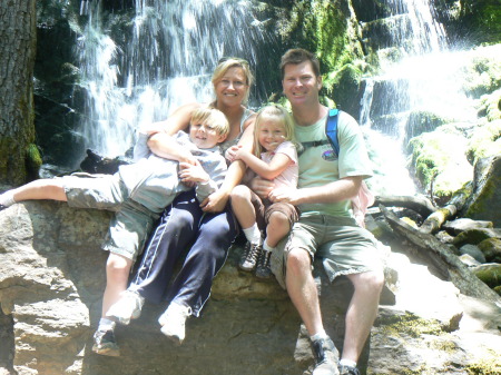Greg, Stacy, August and India in Sequoia-summer 2007